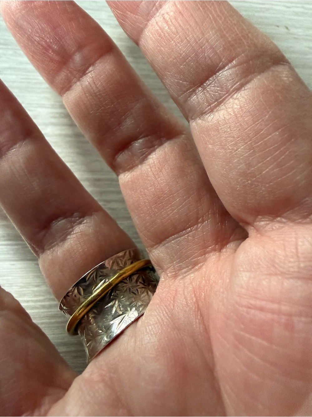 Turquoise Stone Two-Tone Hammered Band Meditation Ring - Blue. Size 7.5. - Picture 3 of 11